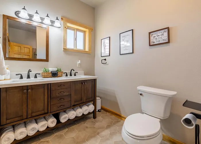 The Yellowstone- Soak In Panoramic Views, Wapiti Cabin, Dogs Ok Cody