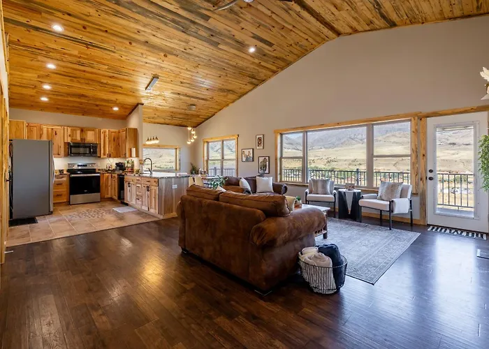 The Yellowstone- Soak In Panoramic Views, Wapiti Cabin, Dogs Ok Сasa de vacaciones
