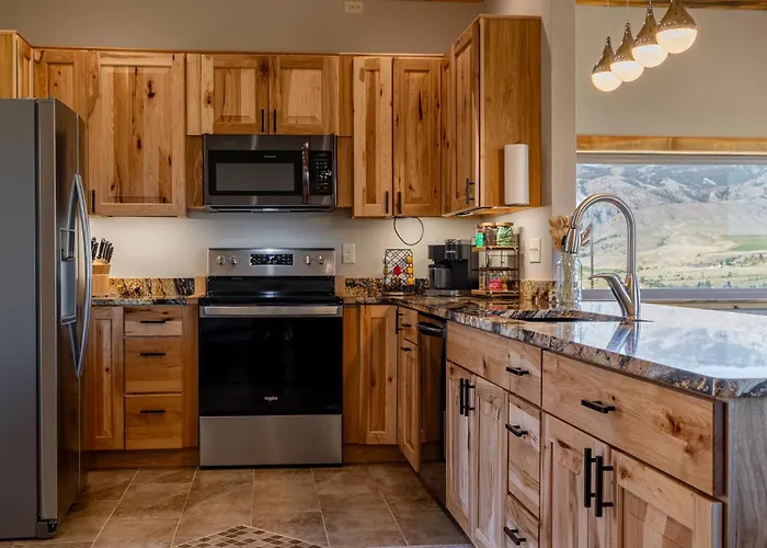 The Yellowstone- Soak In Panoramic Views, Wapiti Cabin, Dogs Ok *