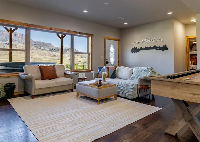 Сasa de vacaciones The Yellowstone- Soak In Panoramic Views, Wapiti Cabin, Dogs Ok *