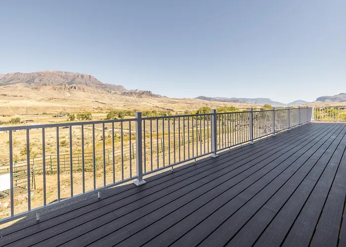 The Yellowstone- Soak In Panoramic Views, Wapiti Cabin, Dogs Ok